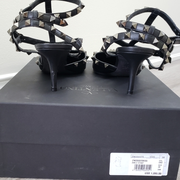 100% Authentic Valentino Noir Black Rockstud kitten heels Sz 38 - Picture 5 of 11